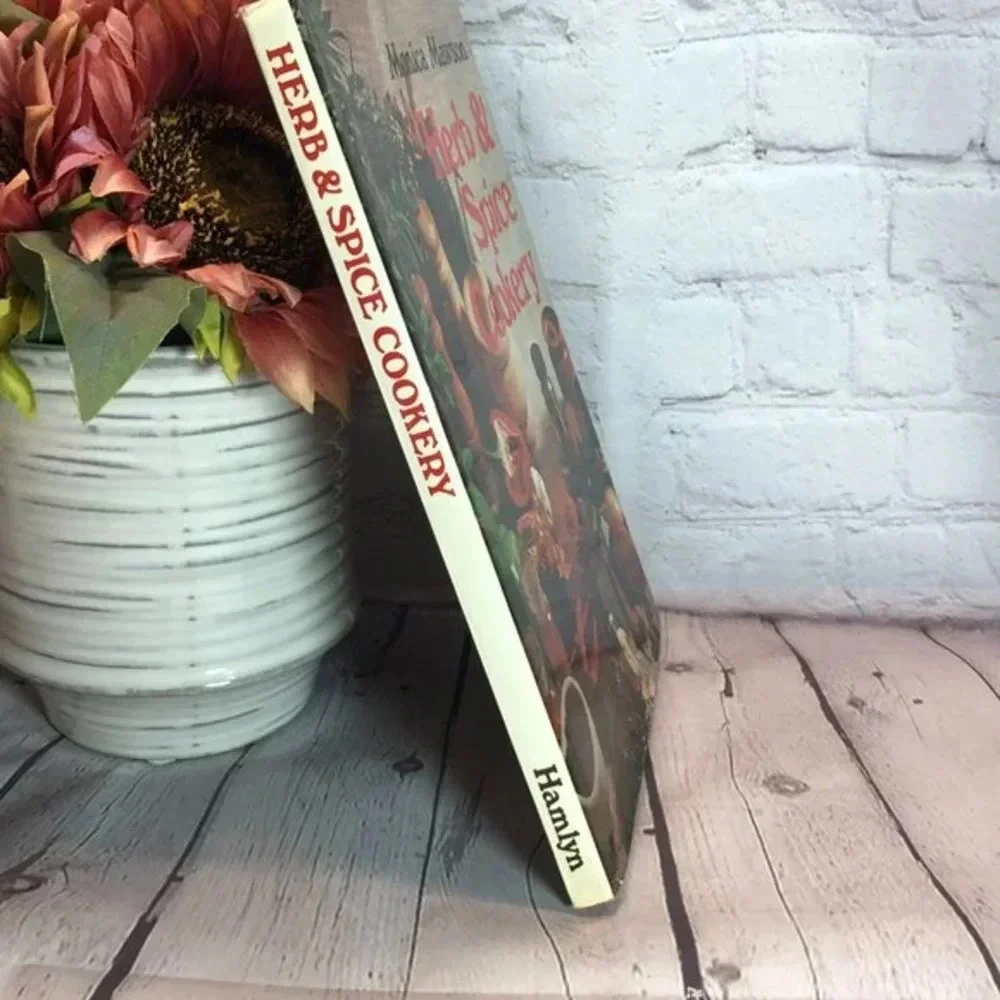 Vintage 1970 Monica Mawson HERB & SPICE COOKERY cookbook